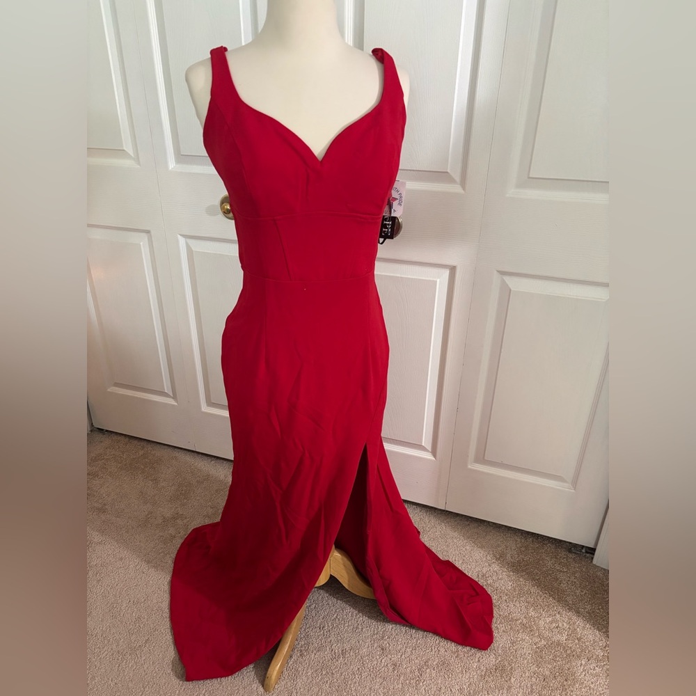 Elegant Red Sweetheart Slit Gown